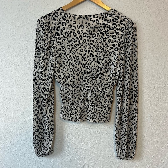 Zara Leopard Print Wrap Front V-Neck Pleated Top S - Picture 5 of 7